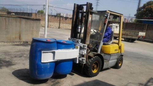 Clamp Forklift Drum Kanthi Drum Plastik