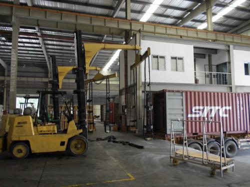 Panganggone Jarak Forklift Jib Ing Pengangkutan Kaca